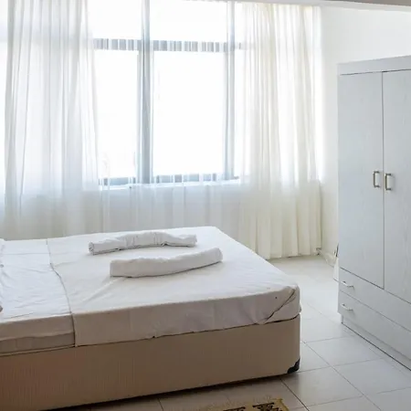 Peaceful Flat Close To Beach In 公寓