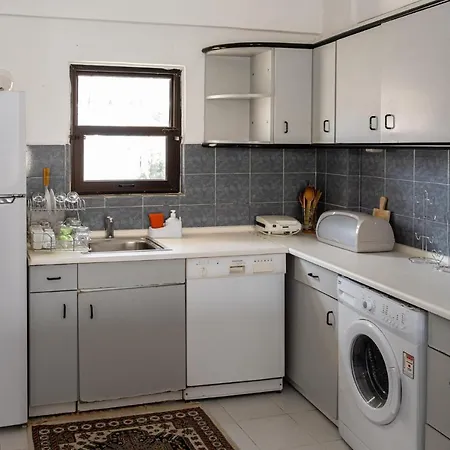 Peaceful Flat Close To Beach In 아파트 말마리스