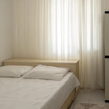 아파트 Peaceful Flat Close To Beach In 말마리스
